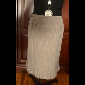 Beautifully tailored professional plaid pleated skirt